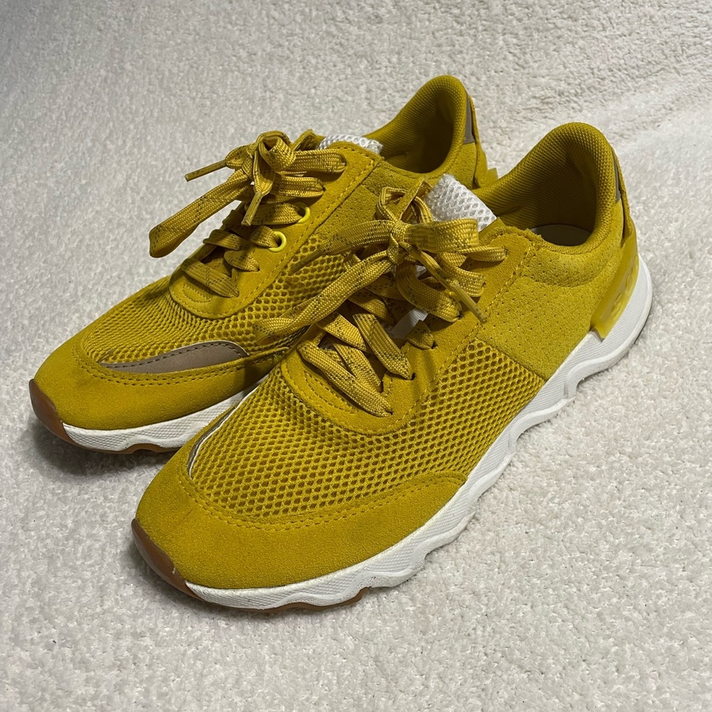 Sorel Women Low Top Lace Up Sneakers Kinetic Lite Lace God Yellow Suede Sz 9